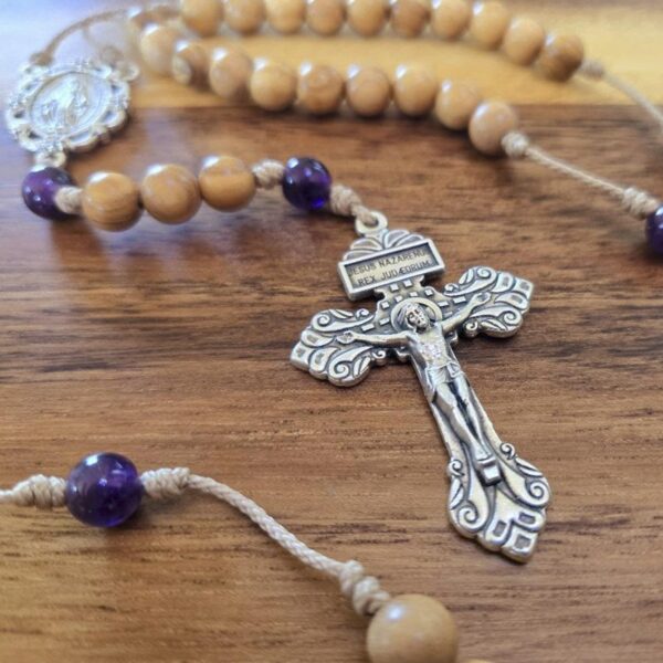 Handcrafted Rosary - Feminine Detail